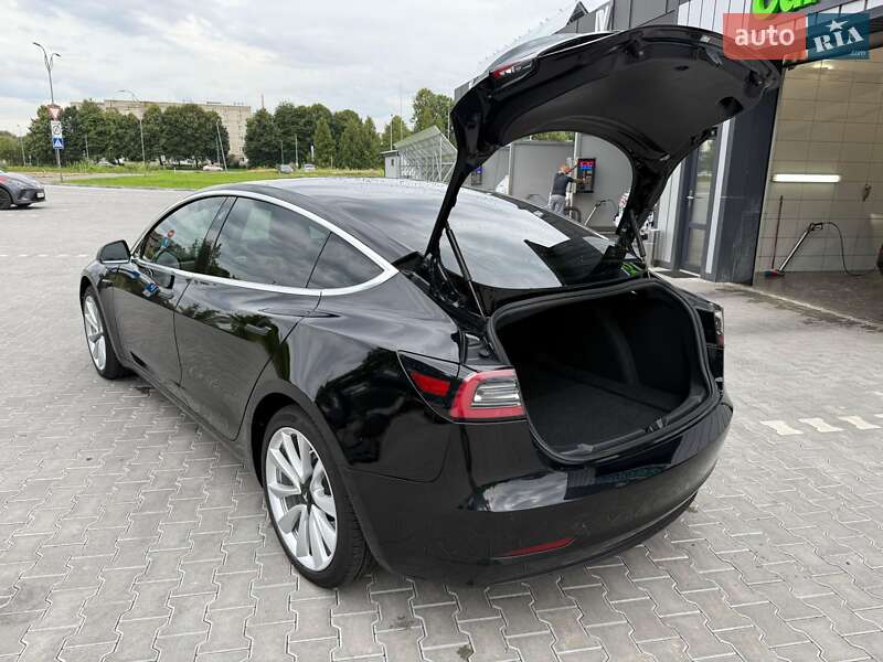 Седан Tesla Model 3 2019 в Владимире