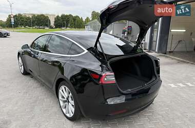 Седан Tesla Model 3 2019 в 