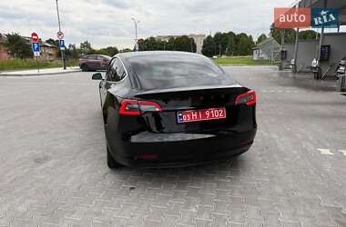 Седан Tesla Model 3 2019 в 