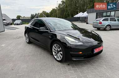 Седан Tesla Model 3 2019 в 