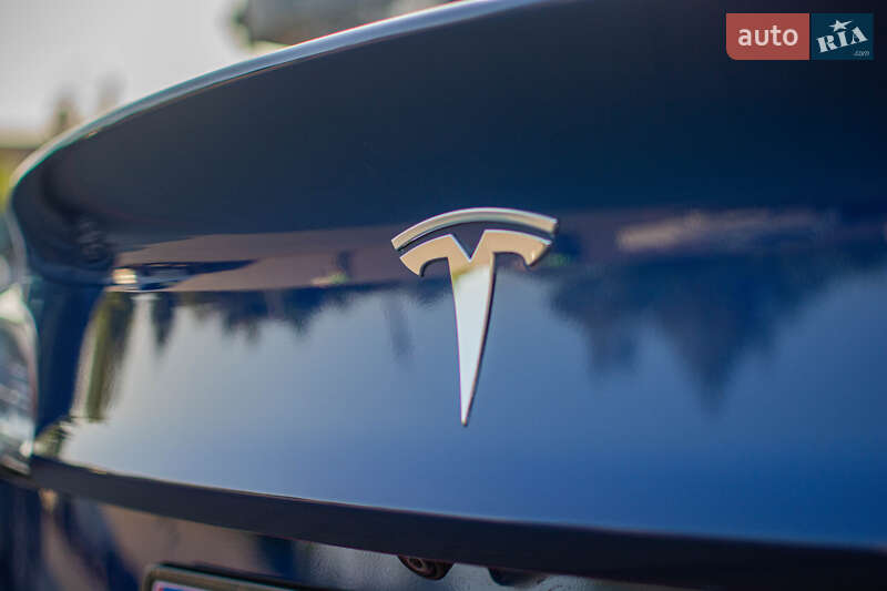 Седан Tesla Model 3 2021 в Дрогобыче