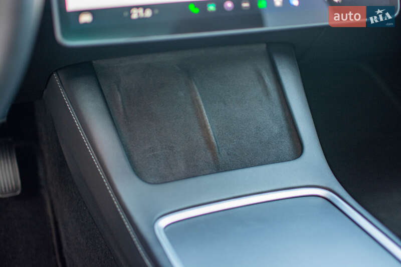 Седан Tesla Model 3 2021 в Дрогобыче