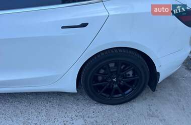 Седан Tesla Model 3 2018 в 