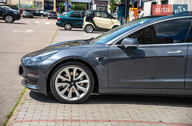 Седан Tesla Model 3 2020 в 