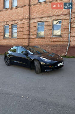 Седан Tesla Model 3 2021 в 
