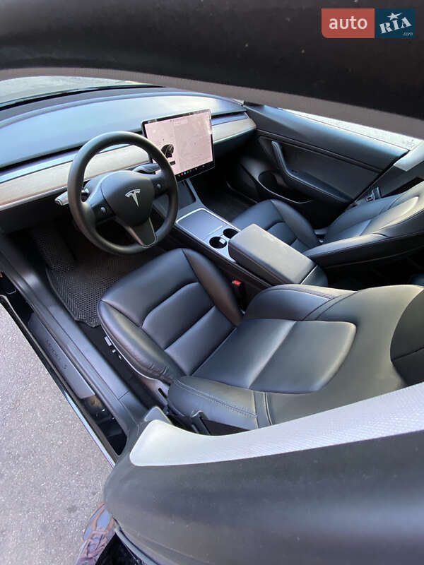 Седан Tesla Model 3 2021 в Полтаве