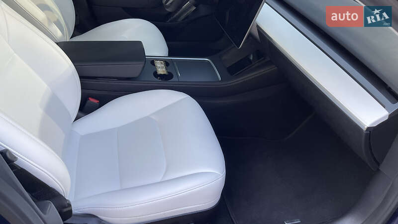 Седан Tesla Model 3 2022 в Одессе