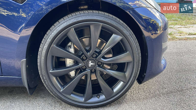 Седан Tesla Model 3 2022 в Одессе