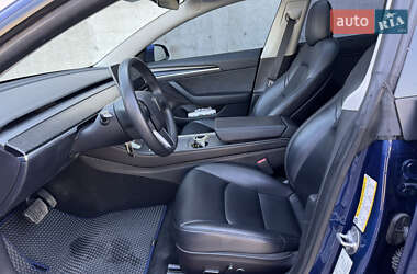 Седан Tesla Model 3 2022 в 