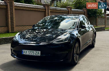 Седан Tesla Model 3 2018 в Чернигове