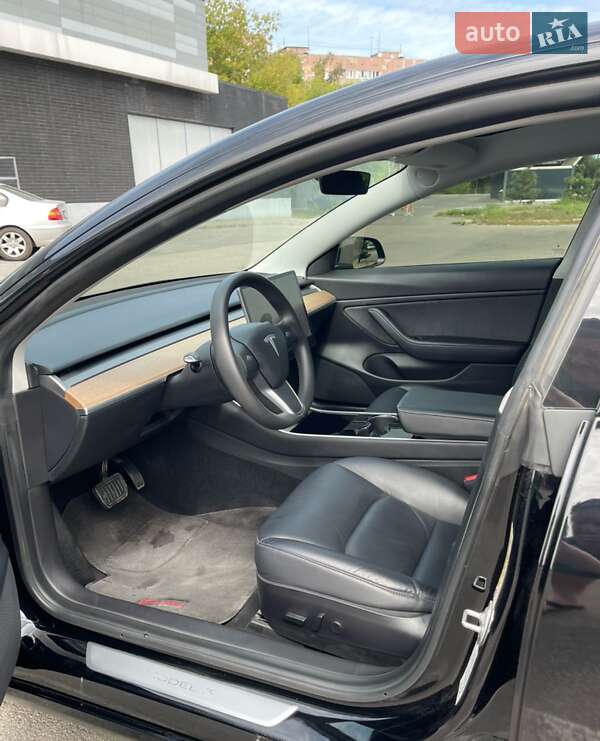 Седан Tesla Model 3 2020 в Днепре