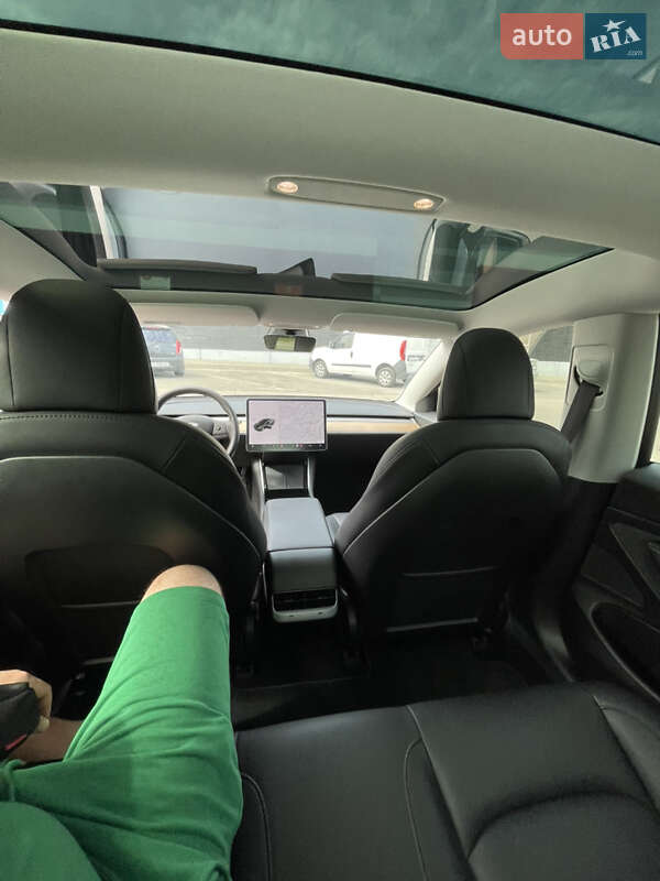 Седан Tesla Model 3 2020 в Днепре