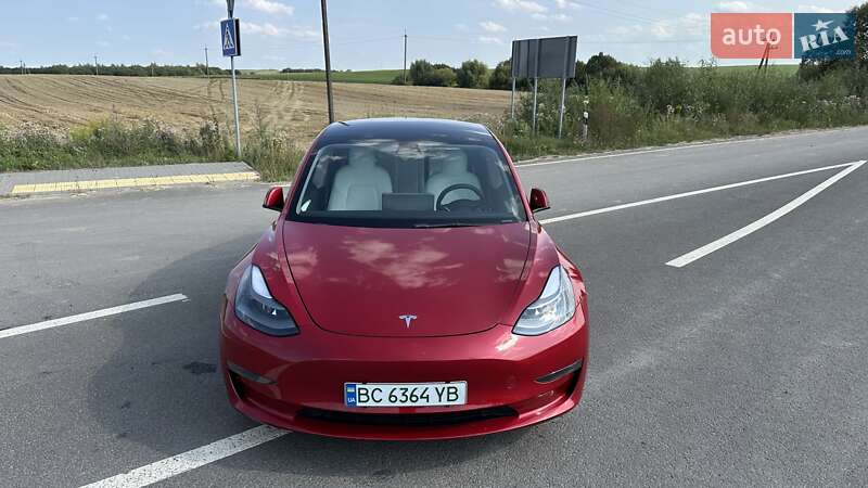 Седан Tesla Model 3 2022 в Жовкві
