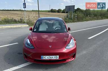 Седан Tesla Model 3 2022 в 