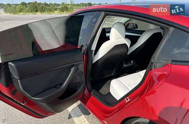 Седан Tesla Model 3 2022 в 