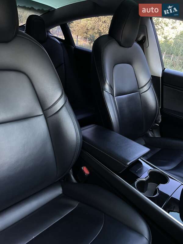 Седан Tesla Model 3 2018 в Харкові