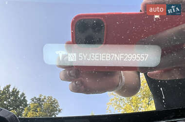 Седан Tesla Model 3 2022 в 