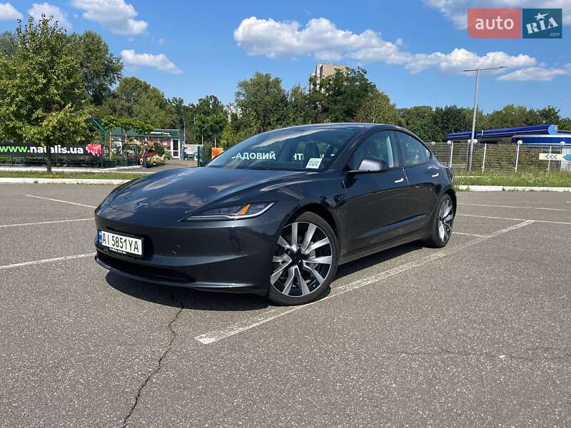 Tesla Model 3 2024
