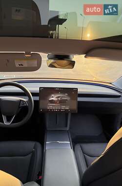Седан Tesla Model 3 2024 в 