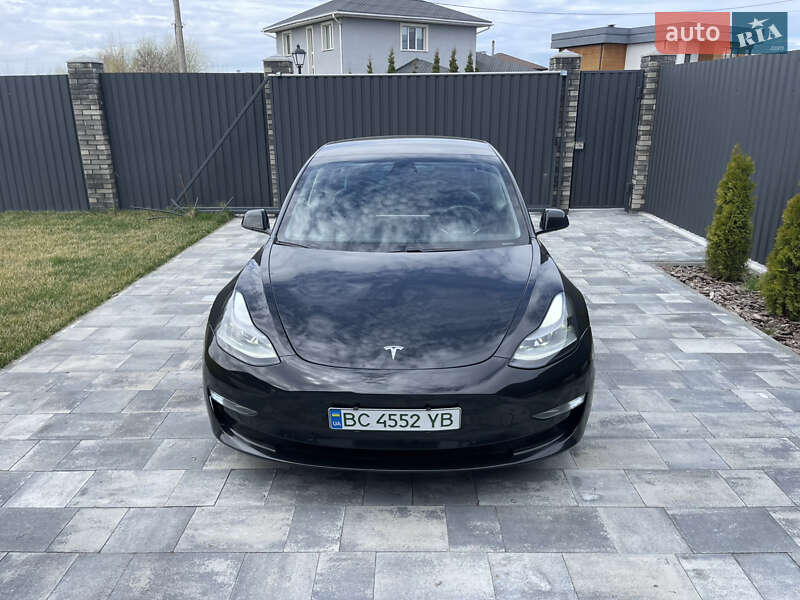 Tesla Model 3 2021