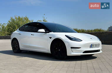 Седан Tesla Model 3 2023 в Ровно