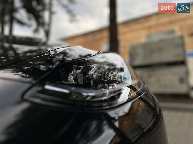 Седан Tesla Model 3 2022 в Львове