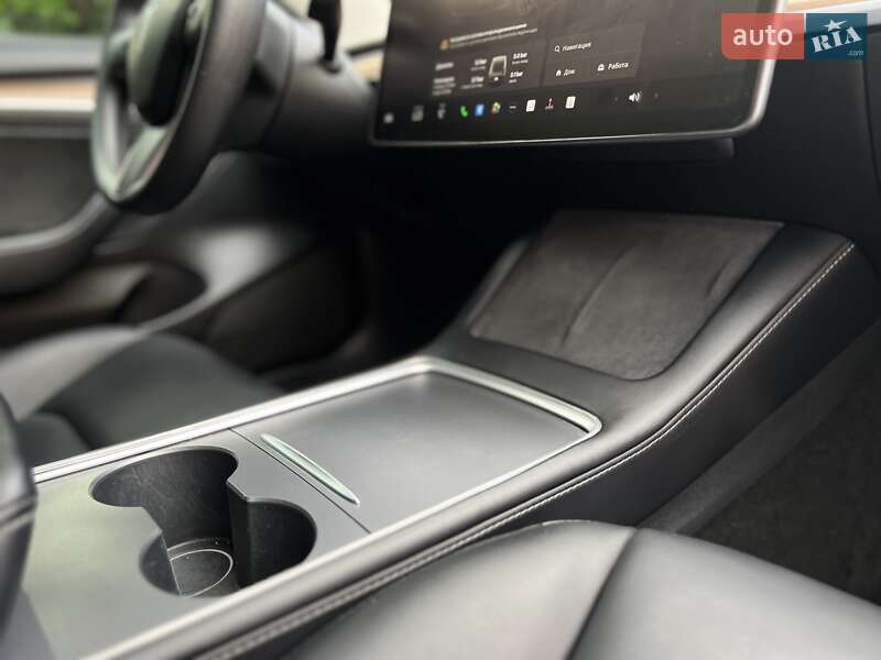 Седан Tesla Model 3 2022 в Львове