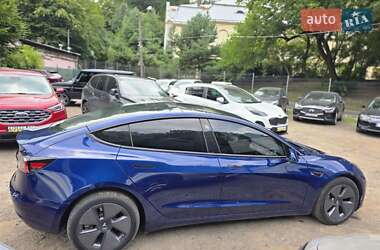 Седан Tesla Model 3 2023 в 
