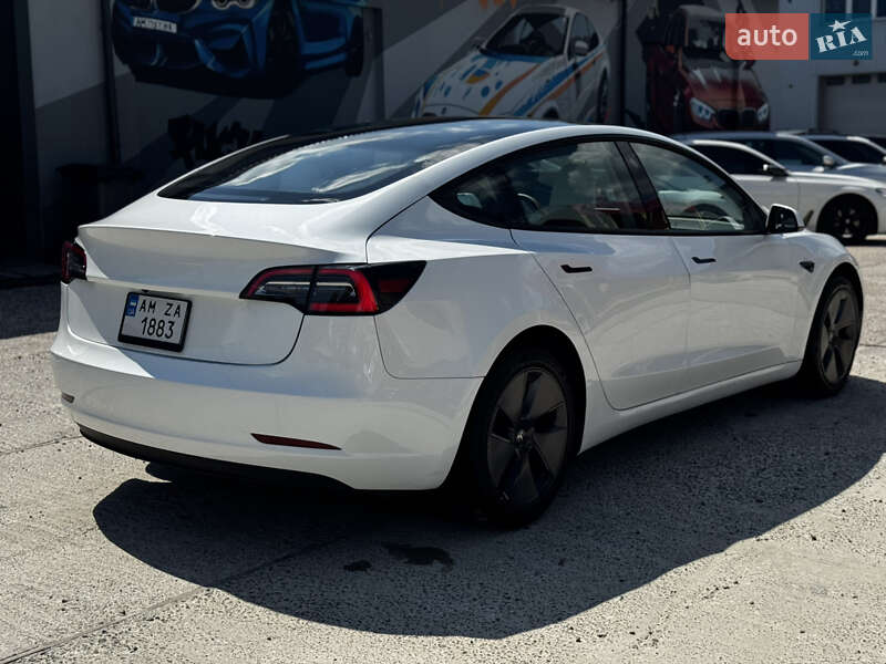 Седан Tesla Model 3 2023 в Житомире