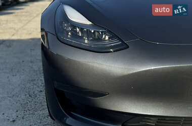 Седан Tesla Model 3 2023 в 