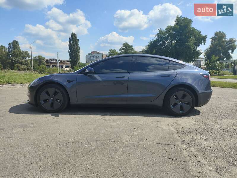Седан Tesla Model 3 2023 в Киеве
