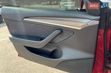 Седан Tesla Model 3 2022 в 
