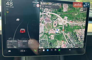 Седан Tesla Model 3 2022 в 