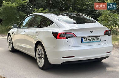Седан Tesla Model 3 2022 в 