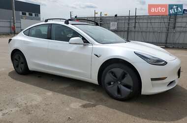 Седан Tesla Model 3 2020 в 