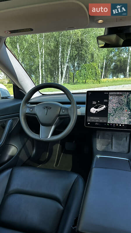 Седан Tesla Model 3 2021 в Житомире