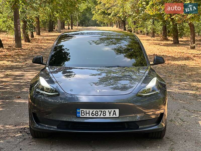 Седан Tesla Model 3 2023 в Одессе