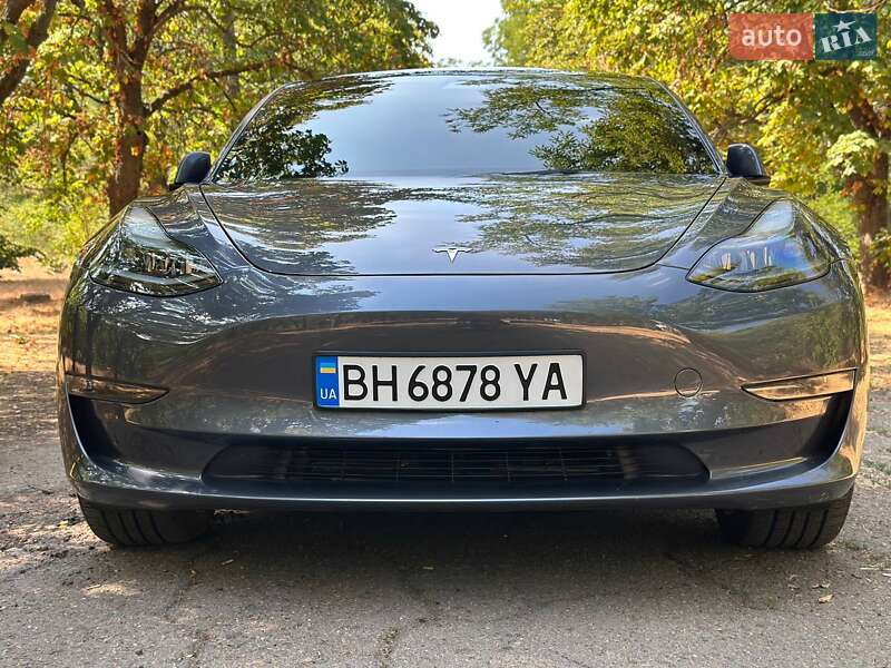 Седан Tesla Model 3 2023 в Одессе