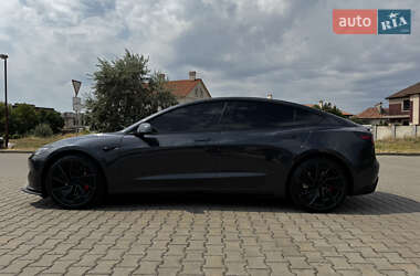 Седан Tesla Model 3 2024 в 