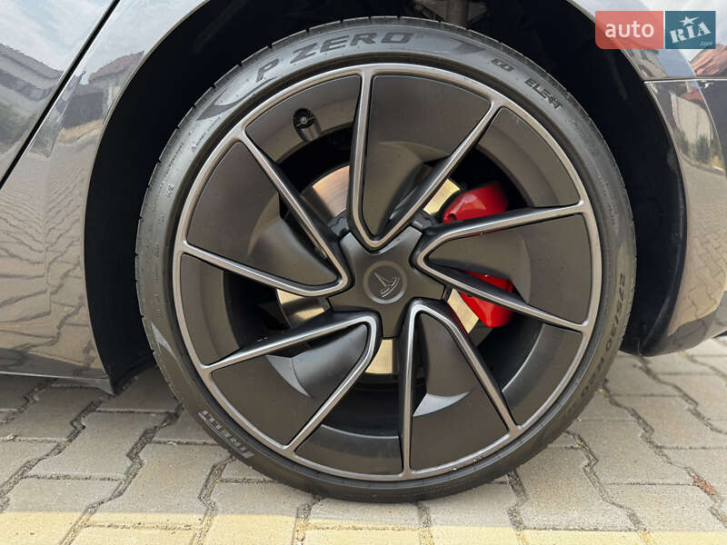 Седан Tesla Model 3 2024 в Одесі