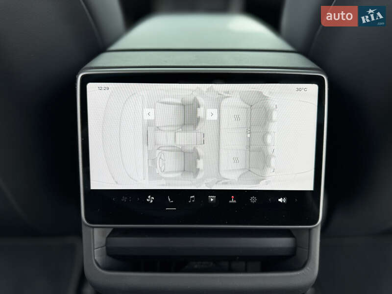 Седан Tesla Model 3 2024 в Одесі