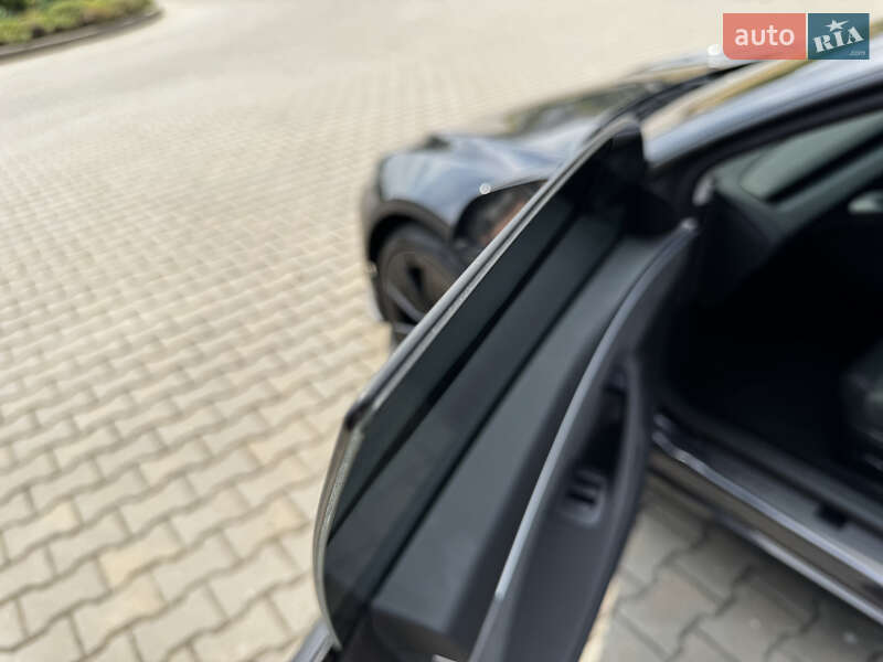 Седан Tesla Model 3 2024 в Одесі