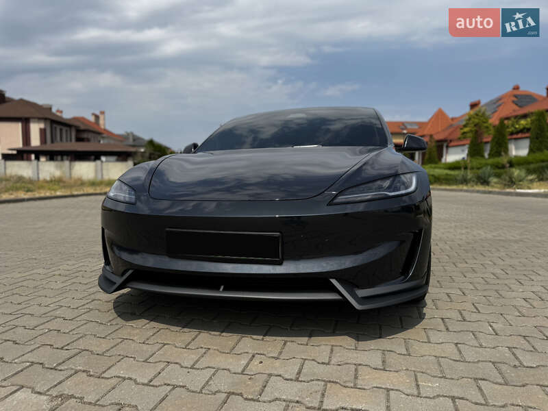 Седан Tesla Model 3 2024 в Одесі