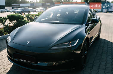 Tesla Model 3 2024