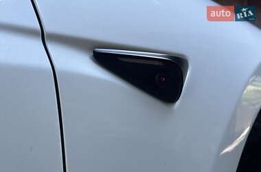 Седан Tesla Model 3 2024 в 