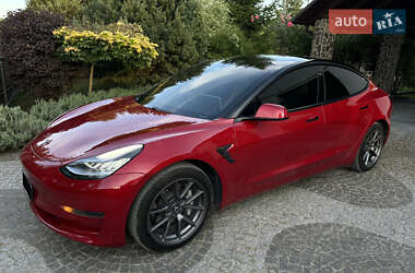 Седан Tesla Model 3 2020 в Тернополе