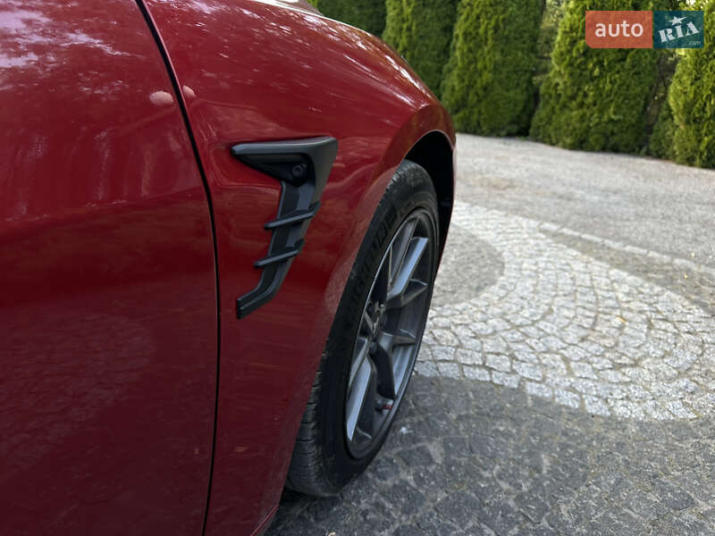 Седан Tesla Model 3 2020 в Тернополе