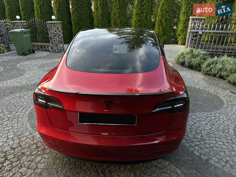 Седан Tesla Model 3 2020 в Тернополе