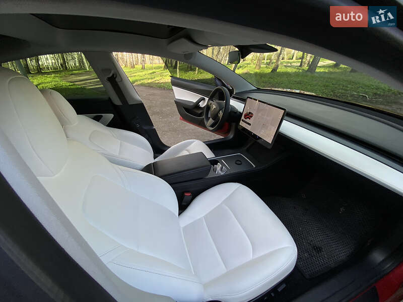 Седан Tesla Model 3 2020 в Тернополе