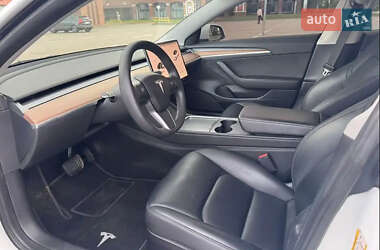 Седан Tesla Model 3 2021 в 